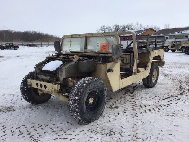 2008 AM General M1097R1 HMMWV 2 Door w/Truck Body