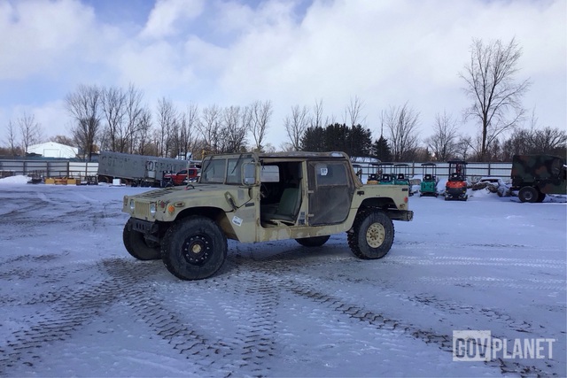 AM General M1097R1 HMMWV 4 Door Soft Top w/Truck Body