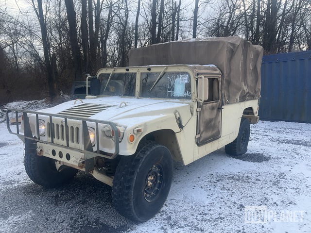 AM General M1097R1 HMMWV 2 Door Soft Top w/Truck Body