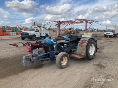 New Holland 1560 sod cutter, processor 2WD Tractor Agrícola