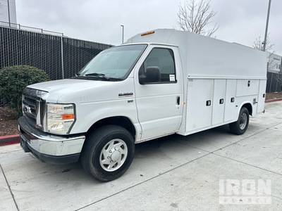 2015 Ford E-350 4x2 Utility Truck