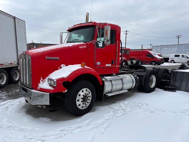 2011 Kenworth T800 6x4 T/A Day Cab Truck Tractor