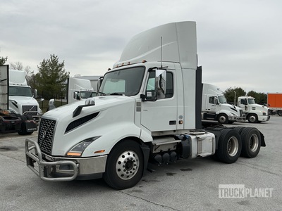 2020 Volvo VNL 300 6x4 T/A Day Cab Truck Tractor