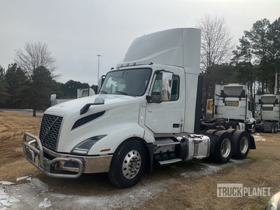 2020 Volvo VNL 300 6x4 T/A Day Cab Truck Tractor (Inoperable)