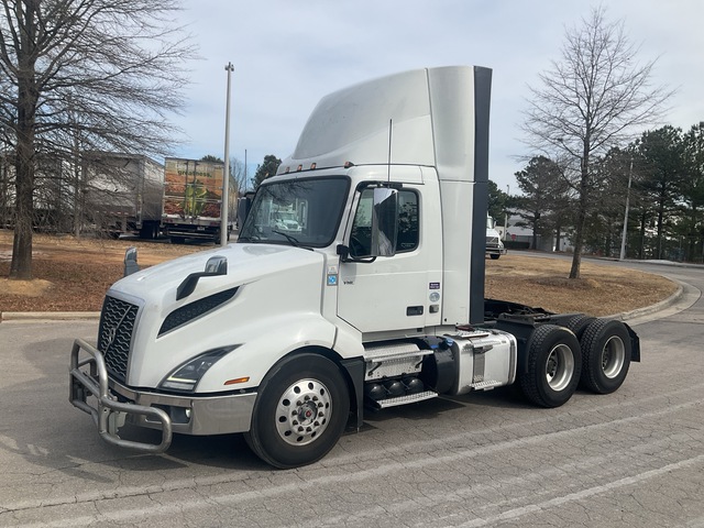 2020 Volvo VNL 6x4 T/A Day Cab Truck Tractor