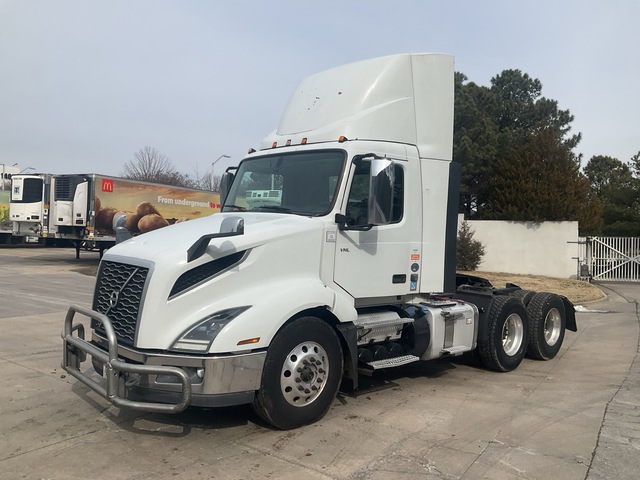 2020 Volvo VNL 300 6x4 T/A Day Cab Truck Tractor