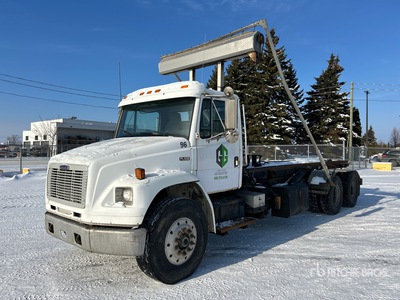1996 Freightliner FL106 6x4 Camión rodante