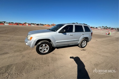 2007 Jeep Grand Cherokee Laredo 2WD  سيارة رياضية متعددة الاستخدامات