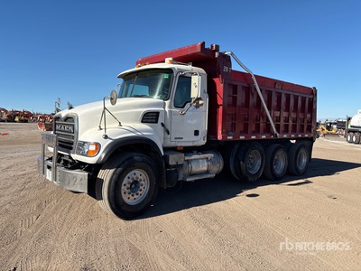 2006 Mack CV713 8x4 Tri/A Camión dumper