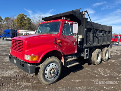 2000 International 4900 6x4 T/A Dump Truck
