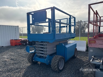 2006 Genie GS3268RT Dual Fuel منصة رفع متحركة