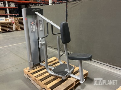 Life Fitness Pectoral Fly/Rear Deltoid Exercise Machine