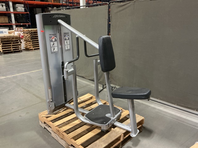 Life Fitness Pectoral Fly/Rear Deltoid Exercise Machine
