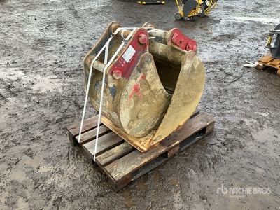 Quantity of (2) Strickland Digging 18" & 24" Excavator Bucket - Fits Kubota KX080