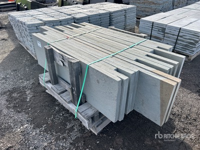 Quantity of (1) Pallets of Variegated Thermal Bluestone Treads Divers - Équipement d'aménagement paysagé