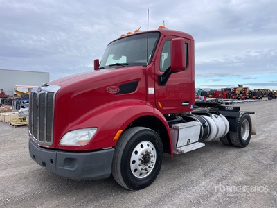 2015 Peterbilt 579 4x2 S/A Day Cab Truck Tractor