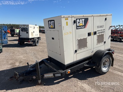 2015 Cat XQ-30 27 kW Mobile Generatore