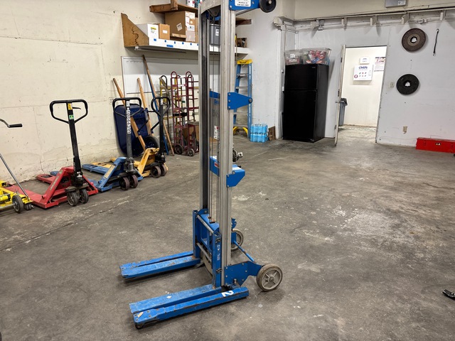 2016 Genie GL-10 Material Hoist