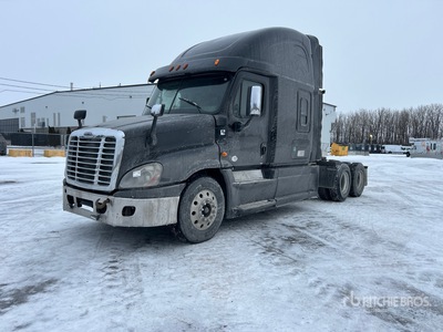 2014 Freightliner Cascadia 6x4 T/A Sleeper Truck Tractor