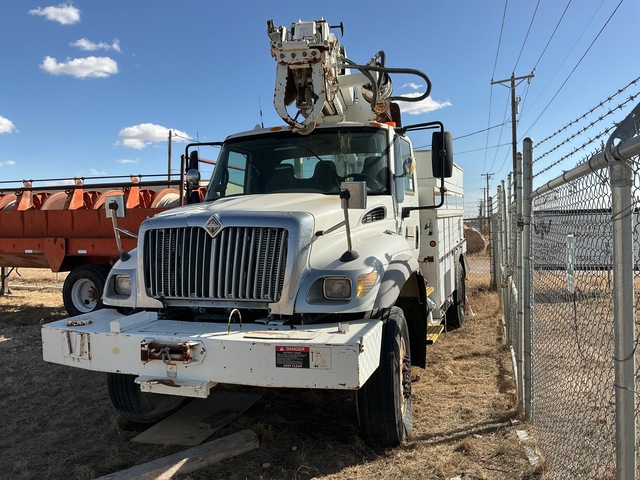Altec on 2007 International 7300 4x4 Digger Derrick Truck
