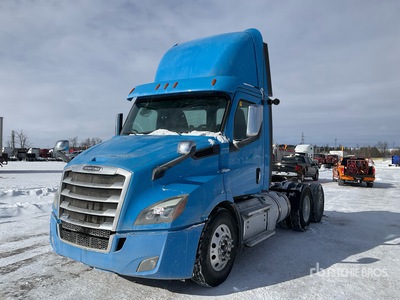2018 Freightliner Cascadia 116 6x4 تراكتور شاحنة نهارية (ثنائية المحور)