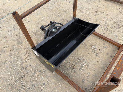 2026 GIYI GY-D3T 32 in Hydraulic Tilting Excavator Bucket - Fits Cat 3 - 5 ton (Unused)