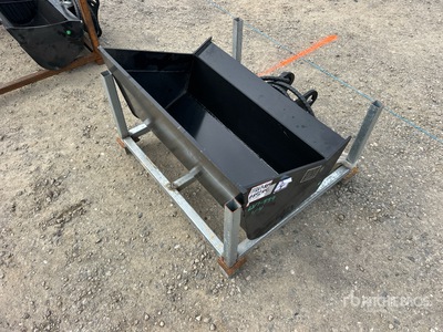 2026 GIYI GY-D5T 35 in Hydraulic Tilting Excavator Bucket - Fits Cat 3 - 5 ton (Unused)