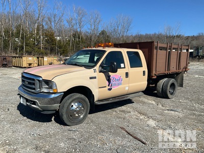 2003 Ford F-450 4x2 Crew Cab Camión volquete
