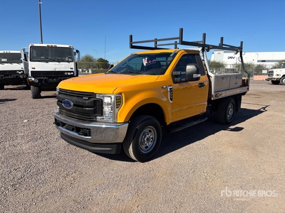 2019 Ford F-250 4x4 Flatbed Truck