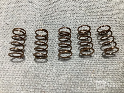 (135) Tyco V6840 Compression Helical Springs