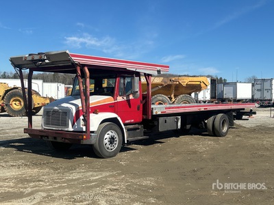 2000 Freightliner FL 70 4x2 Camion à ridelles
