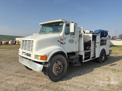 1997 International 8100 4x2 サービスカー