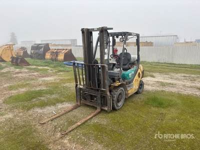 2007 Komatsu FG25T-16 4650 lb Cushion Tire Montacargas