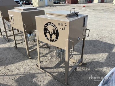 Big Daddy Feeders 500 LB Solar Deer Corn Feeder (Unused)