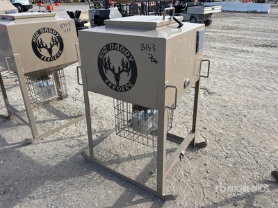Big Daddy Feeders 500 LB Solar Deer Corn Feeder (Unused)