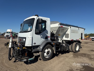 2017 SCHWARZE RP0006 on 2018 Peterbilt 220 4x2 Hot Patch Truck