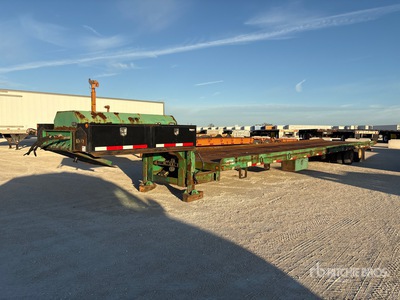 2015 Lucon 40 ft T/A Sliding Axle Trailer