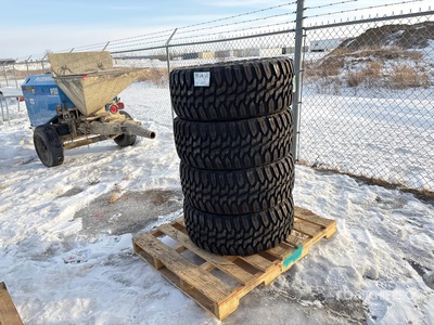Quantity of (4) Haida HD868 33X12.5R18LT Mud Champ Pneus