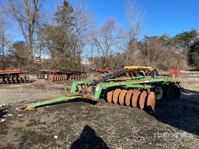 John Deere 225 11 ft Offset Disques