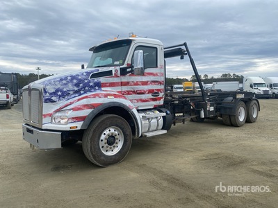 2022 Kenworth T880 6x4 Roll-Off Truck