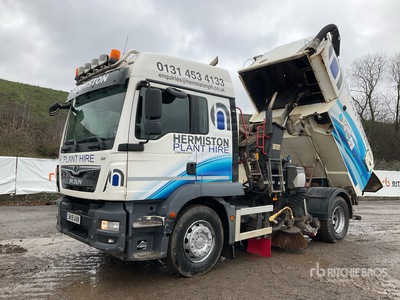 Johnston on 2019 MAN Camion balai