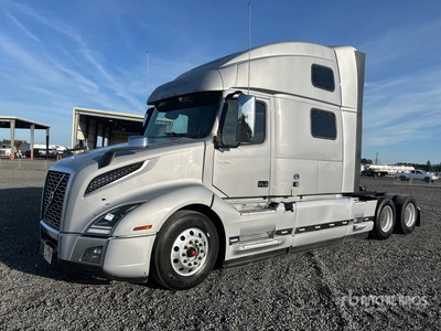 2022 Volvo VNL860 6x4 T/A Sleeper Truck Tractor