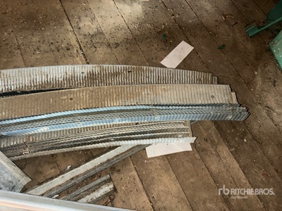 Quantity of Goebel 2 Set Zed Flashing 穀物取扱い機械