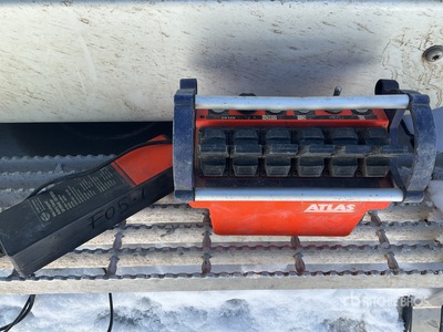 Terex Atlas 250.2 on 2011 International 7600 6x4 Boom Truck