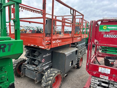 2018 Skyjack 6832RT 4x4 Diesel Elevador de tijera