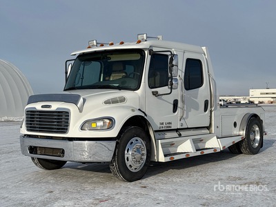 2005 Freightliner M2 106 4x2 Crew Cab شاحنة نقل متعددة الاستخدامات