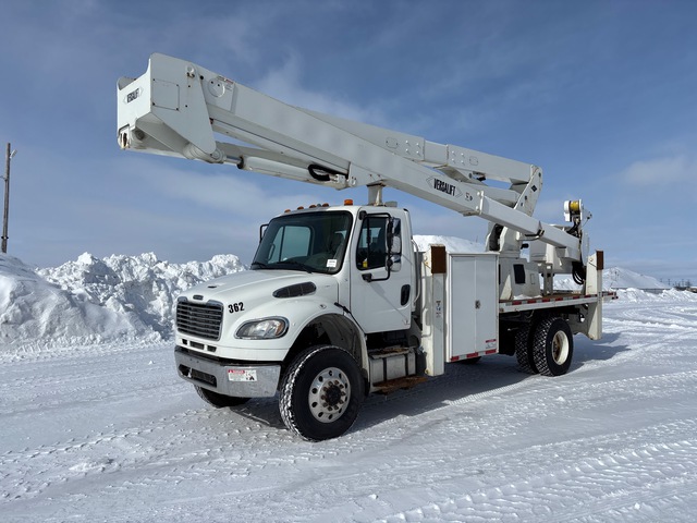 Versalift VST-7500I 80 ft on 2015 Freightliner M2 106 4x4 Bucket Truck