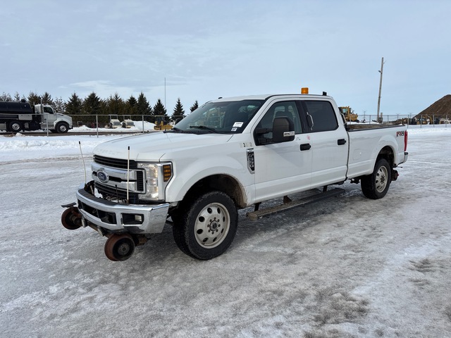2019 Ford F-350 XLT 4x4 Crew Cab Hi-Rail Pickup