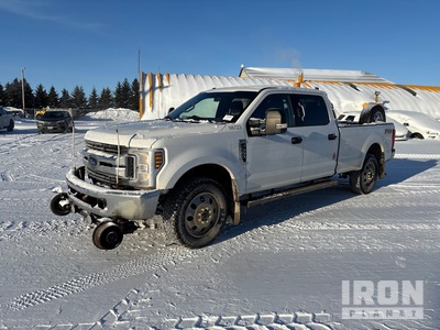 2019 Ford F-350 XLT 4x4 Crew Cab Hi-Rail Pickup