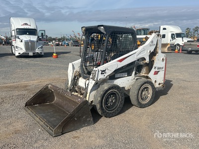 2015 Bobcat S590 شاحنة جرافة